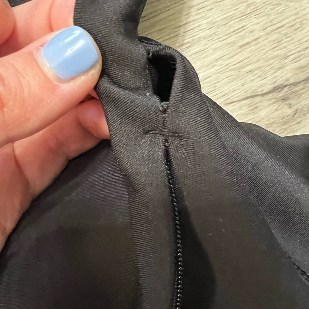 Old Navy Powersoft Activewear Jacket size M - Picture 4 of 5